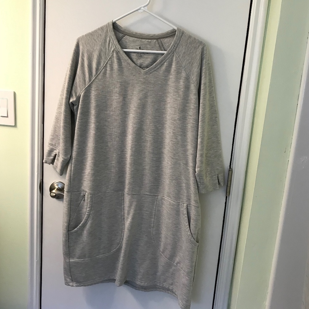 Comfy pocketed dress, great with leggings
